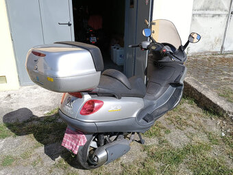 Piaggio X9 - 2