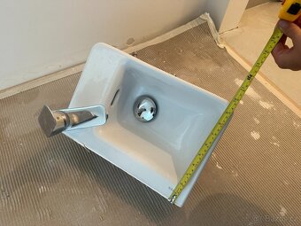 Umývátko Laufen s baterií HansGrohe - 2