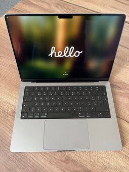 Prodám MacBook Pro 14" (model A2442), M1 Pro, 16GB RAM, 512 - 2