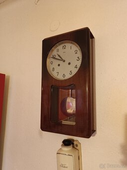 Nástěnné hodiny Prim - 2