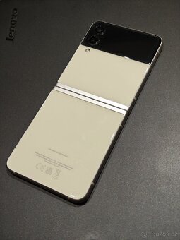 Galaxy Z Flip 3 255GB - 2