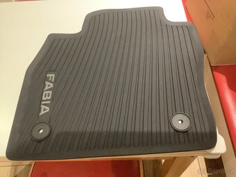 Celoroční gumové koberce na Škodu Fabii - 2