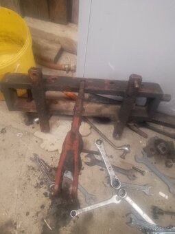 Závěs pravitko - 2