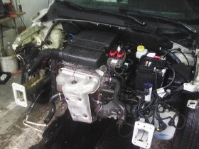 fiat grande punto 12 51 kw rv 7-11 140 000km. - 2