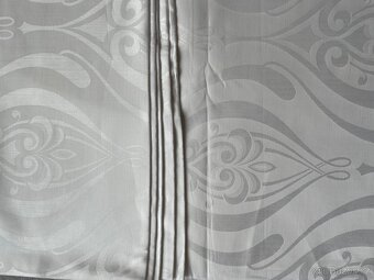 Damašek - neušitý - 2