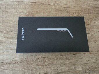 Samsung galaxy S25 12/128 GB + powerbanka - 2