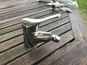 bidetová baterie - nová s výpustí - 2