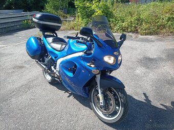 Triumph Sprint ST 955i - 2