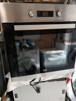 PRODÁM TROUBU BEKO22302X - 2