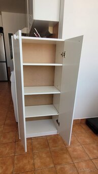 Bílí skřínka - 2
