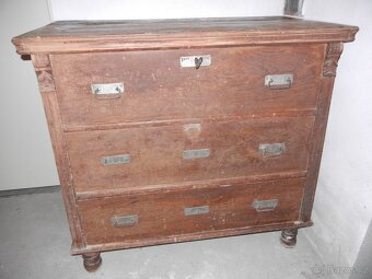 Starožitná rustikálna komoda - 2