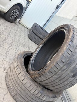275/35R20 102Y - 2
