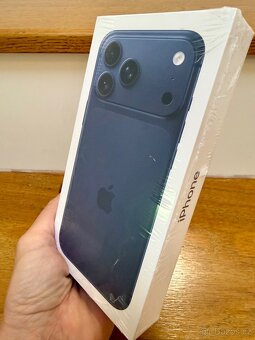 Novy Iphone 17Pro Max 256GB -tmavě modrý - 2