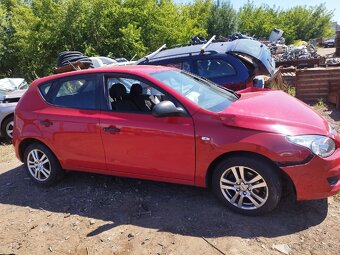 Hyundai i30 1.4i - 2