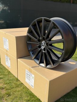 NOVÁ originál kola Škoda TURINI 18” Octavia, 5x112 - 2