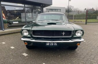 Ford Mustang Fastback - 2