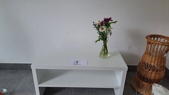 Bílý konferenční stolek - 2