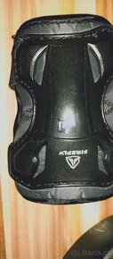 Helma a chrániče vel M junior - 2
