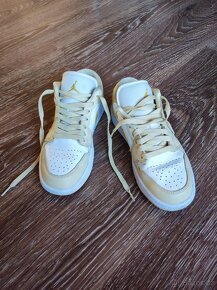 NIKE Air Jordan - velikost EUR 37,5 - 2