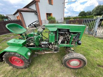 Domácí malotraktor vč. příslušenství - 2