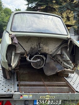Prodám náhradní díly Škoda 120L - 2