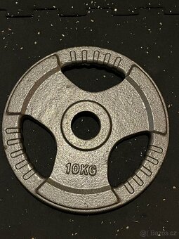 Olympijské kotouče 2×10 kg – litina, 50 mm, TOP stav - 2