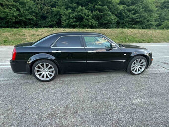 Chrysler 300C 6,1 HEMI SRT8 - 2