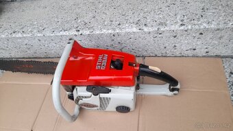 Historická motorová pila Stihl 030 AV - 2