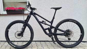 YT Capra 29 CORE, Vzduch. tlumiče FOX, SRAM NX 1x12, Rám L - 2