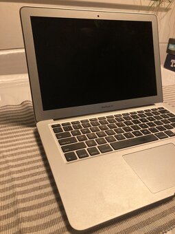 Macbook Air 13, r. 2017 - 2