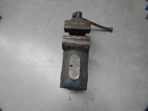 Prodám litinový svěrák - 2