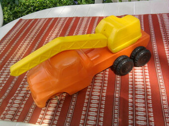 Staré Retro československé HRAČKY "TATRA 138" - 2