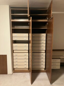 Skříň, šatní skříň - 2