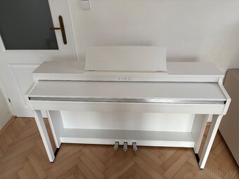Kawai CN29W + židle a sluchátka - 2