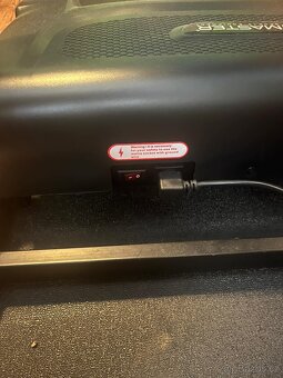 Motorový běžecký pás MASTER F-11 - 2