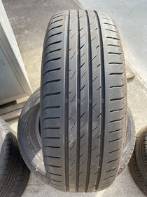 195/60R16 - 2