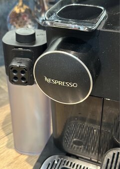 Gran Lattissima kávovar na kapsle - 2