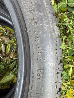 496. 2x zimní pneu michelin 215/45 r18 (cca 6,5 mm) - 2