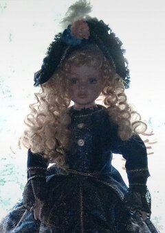 Porcelánová panenka 70cm - 2