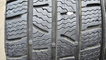 Zimní pneu 205/65/16c Pirelli - 2