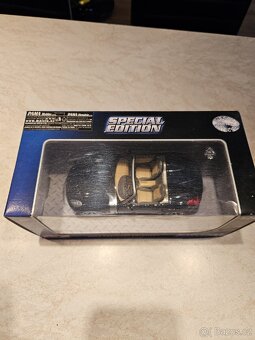 Model Maisto 2006 Pontiac Solstice 1:24 - 2