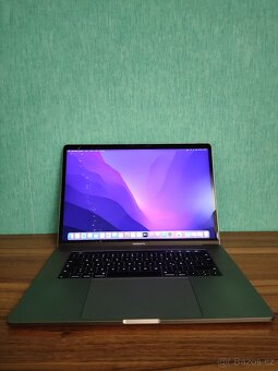 MacBook Pro 15 A1707 | i7 • 16GB • 512GB - 2