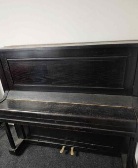 Prodám staré pianino. - 2