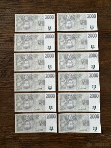 Bankovka 2000, serie T, UNC stav, 12 kusů POSTUPKA - 2
