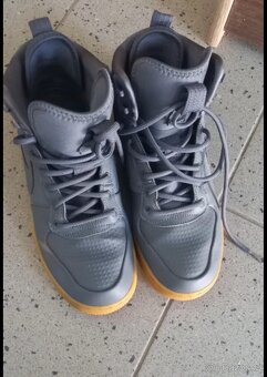 Nike Court Borough 42,5 - 2