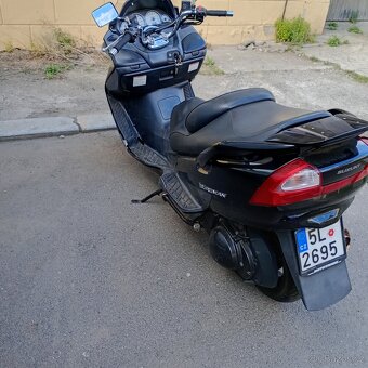 Motocykl skútr - 2