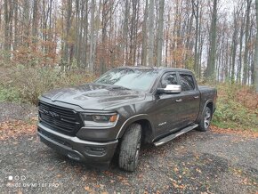 Dodge RAM 5.7 HEMI Laramie 4x4 mod.2020 led panorama blik - 2