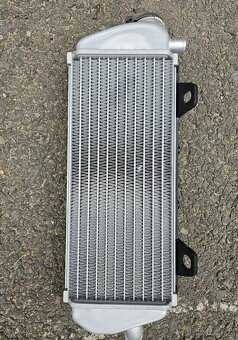 Chlazení: Pravý chladič KTM 300EXC,č.dílu 50435008200 - 2