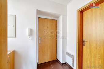 Pronájem bytu 1+kk, 28 m², Mariánské Lázně, ul. Hlavní třída - 2