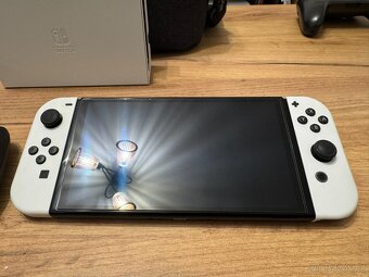 Nintendo Switch OLED + příslušenství + možno dokoupit hry - 2